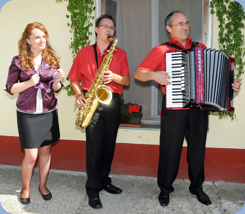 Ricsi Trió Rendezvény Zenekar Ricsi Trió Rendezvény Zenekar